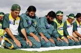 Pakistan Praying