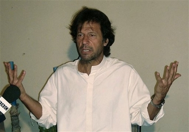 Imran Khan Pictures after release in DG Khan