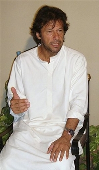 Imran Khan Pictures after release in DG Khan
